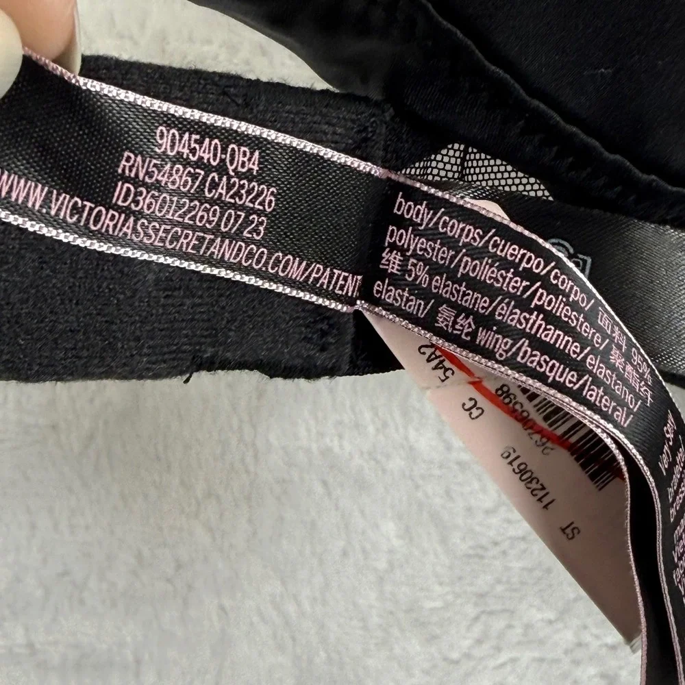 Victorias Secret Very Sexy Unlined Shine Strap Bralette Black S 11230619‎